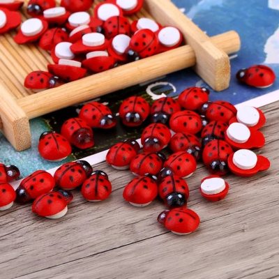 Red ladybug shape wooden animal (2)